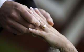 Какими должны быть венчальные кольца, как выбрать, на какой руке носить